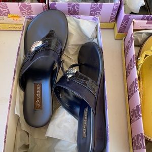 Size 7.5 sandals Brighton LEV sapphire